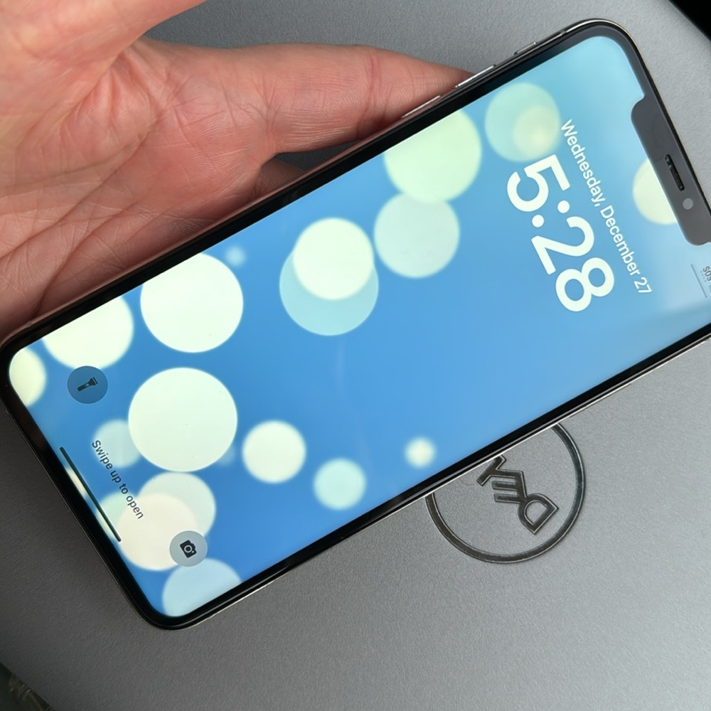 iPhone XS Max - Picture 3 of 3
